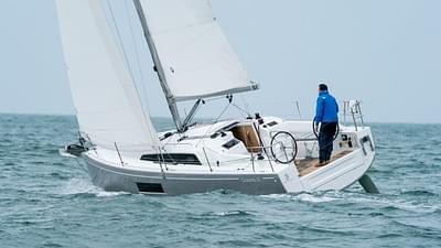 BOATZON | Beneteau Oceanis 301 2024