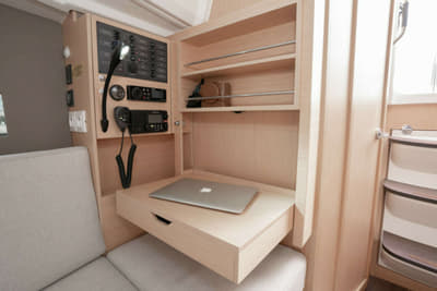 BOATZON | Beneteau Oceanis 301 ELECTRIC 2026