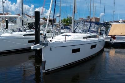 BOATZON | Beneteau Oceanis 341 2024