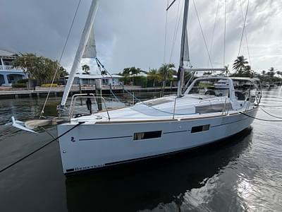 BOATZON | Beneteau Oceanis 35 2015 BOATZON | Beneteau Oceanis 35 2015