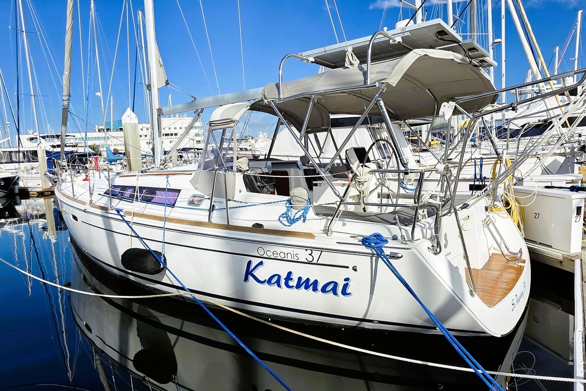 2013 Beneteau Oceanis 37 - Sold Boat