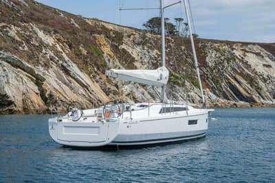 BOATZON | Beneteau Oceanis 371 ELECTRIC 2027
