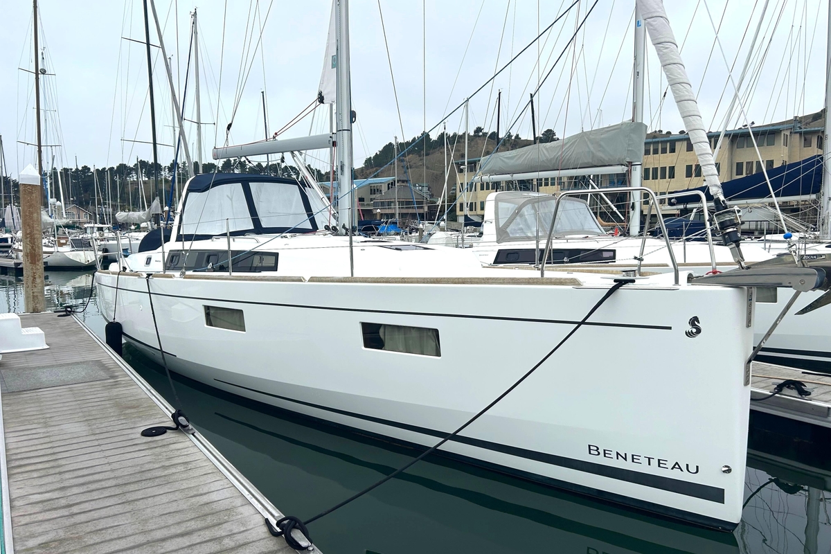 2018 Beneteau Oceanis 38 - Sold Boat