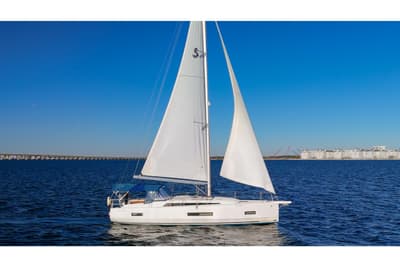 BOATZON | Beneteau Oceanis 401 2022