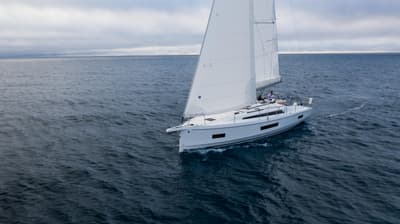 BOATZON | Beneteau Oceanis 401 2025