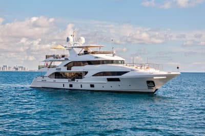 BOATZON | Benetti Classic Supreme 132 2012