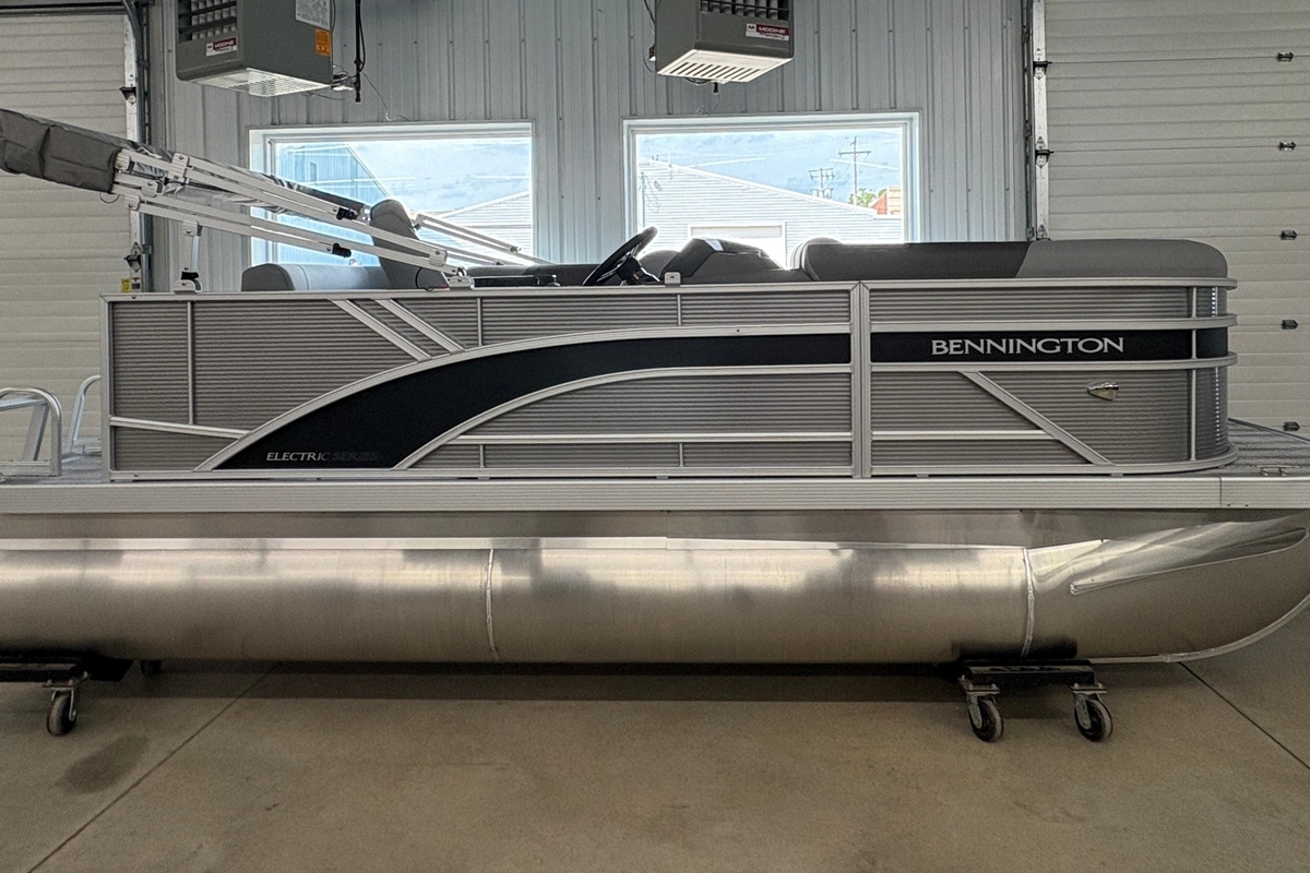 2026 Bennington 168 SL Electric - Sold Boat