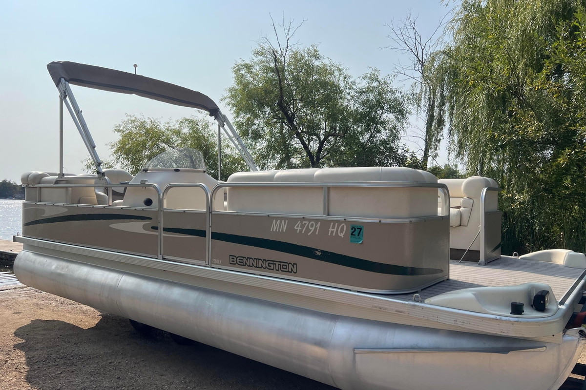 1999 Bennington 2080LX - Sold Boat