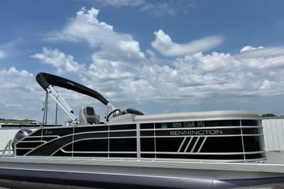 BOATZON | Bennington 22 L Swingback 2022