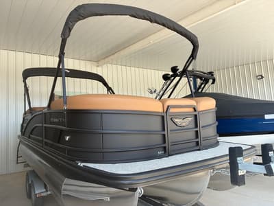 BOATZON | Bennington 22 M Fastback 2027