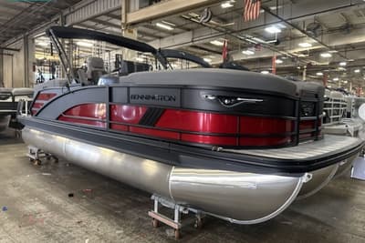 BOATZON | Bennington 22 M Open Fastback Quad Bench 2027