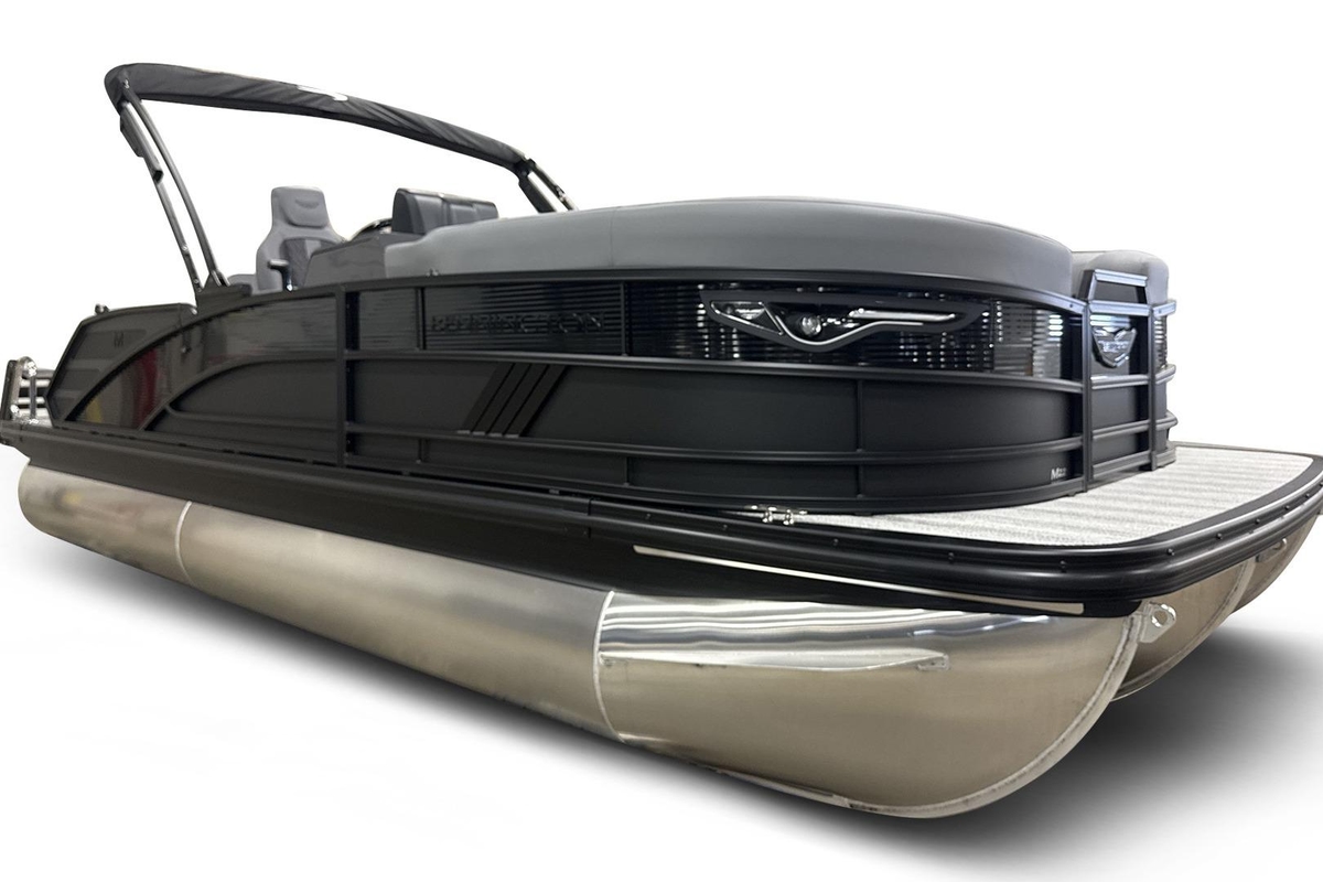 2026 Bennington 22 M Swingback - Sold Boat