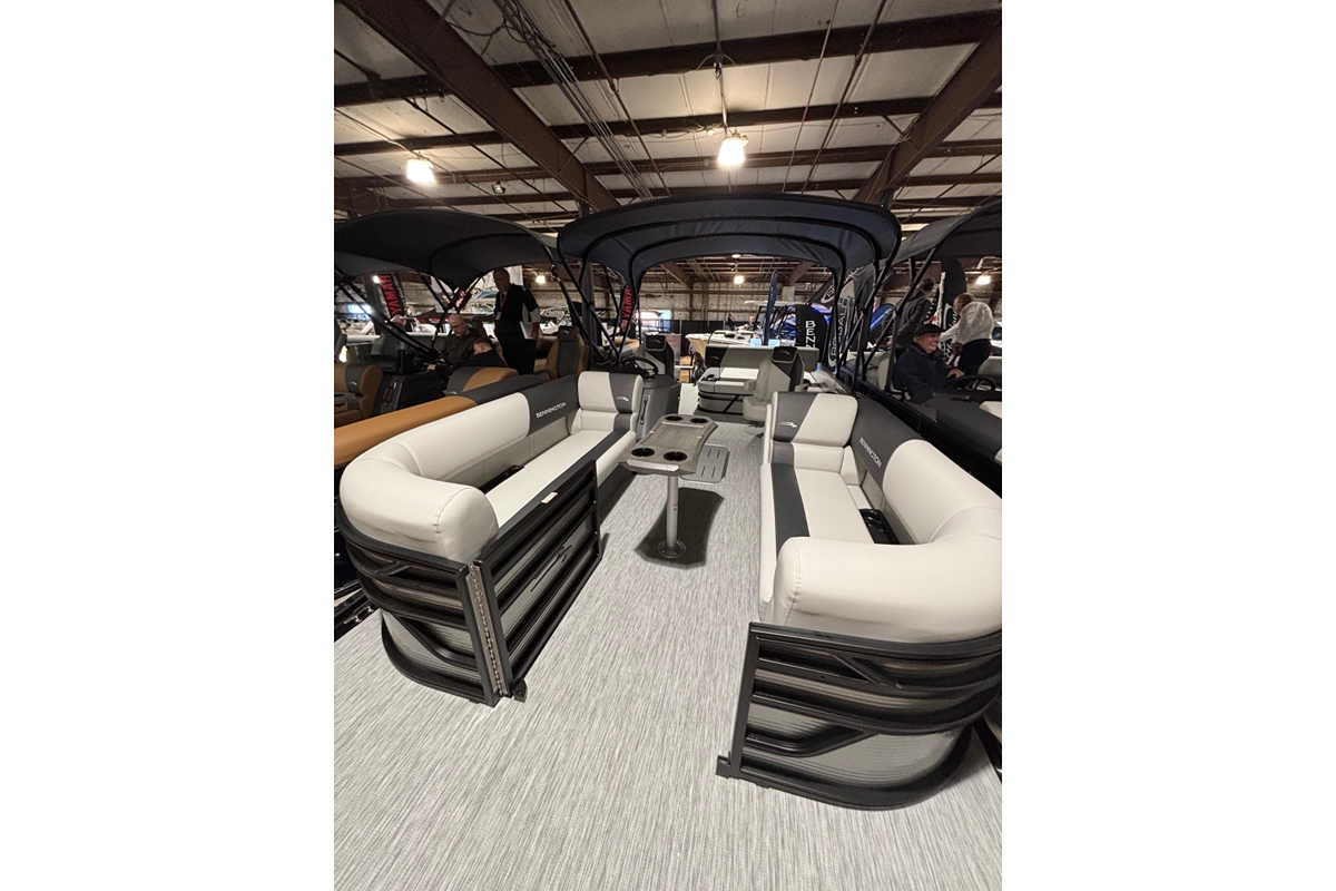 2026 Bennington 22 S SWINGBACK - Sold Boat