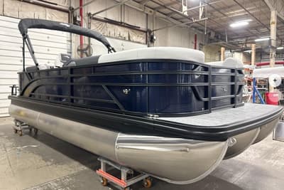 BOATZON | Bennington 22 S1 Stern Radius 2026