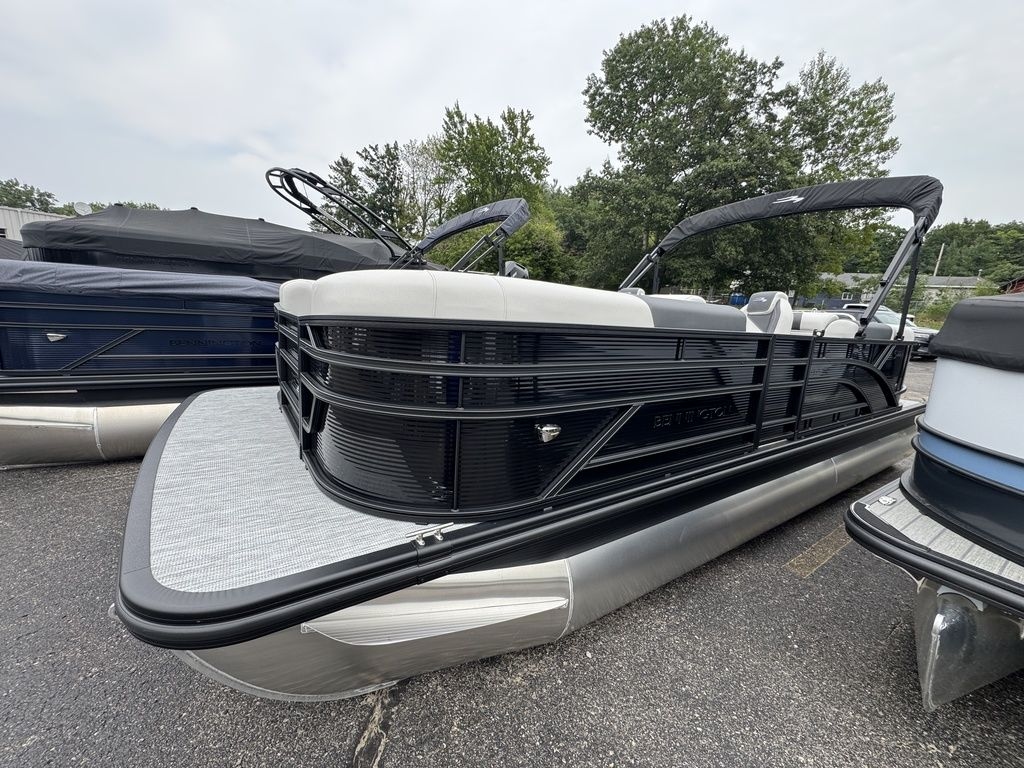 2026 Bennington 22 S1 STERN RADIUS - Sold Boat
