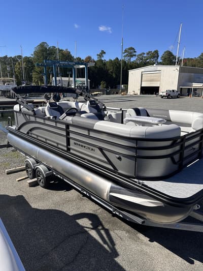 BOATZON | Bennington 22 SR 2026