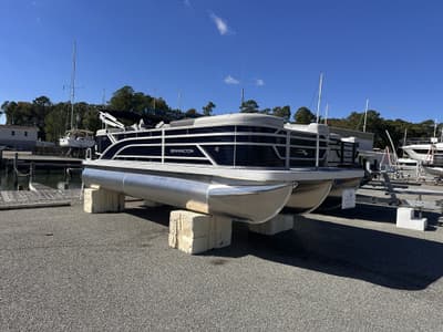 BOATZON | Bennington 22 SR 2026