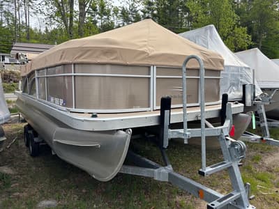 BOATZON | Bennington 22 SSL 2012