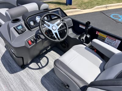 BOATZON | Bennington 22 SSR 2026