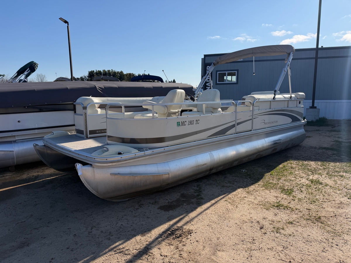 2008 Bennington 2250GL Pontoon - Sold Boat