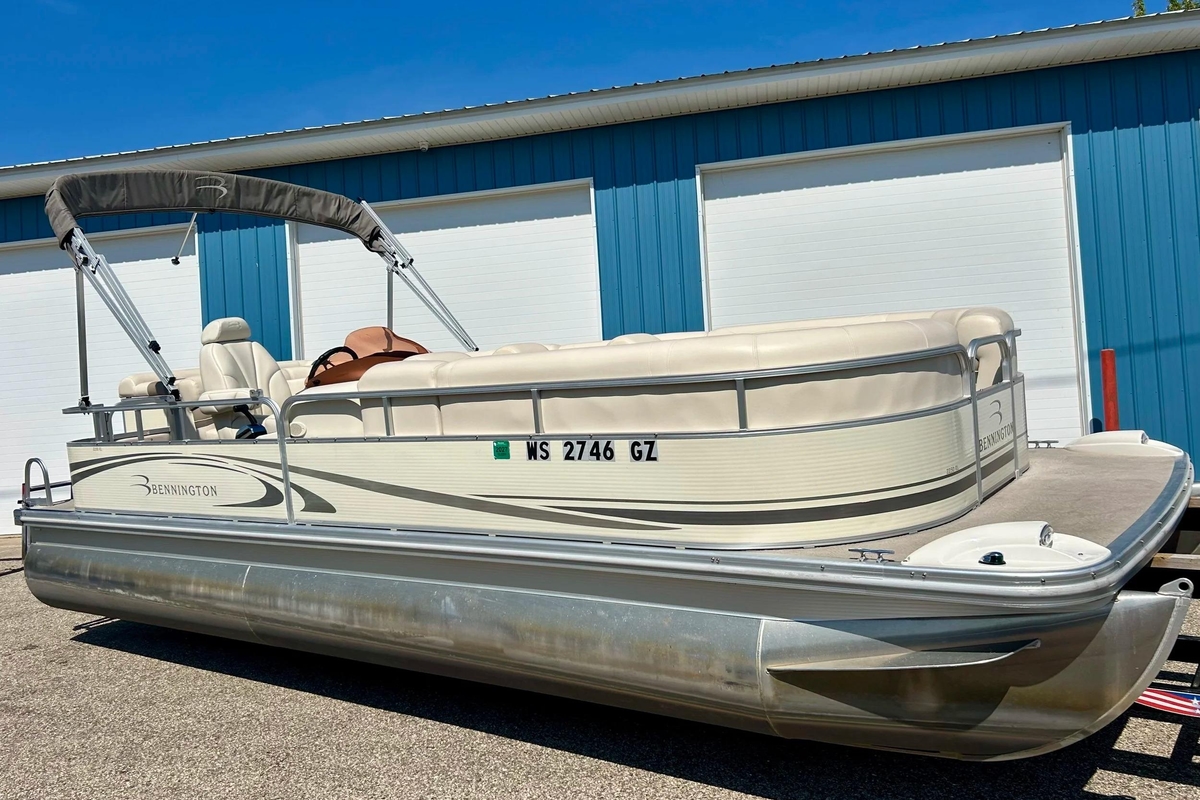 2006 Bennington 2250RL - Sold Boat