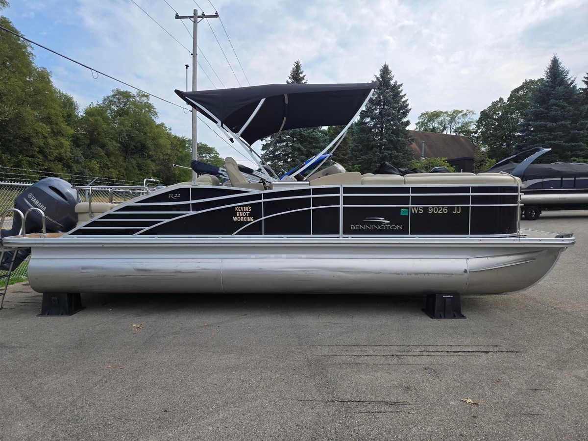 2015 Bennington 2275 RCW - Sold Boat