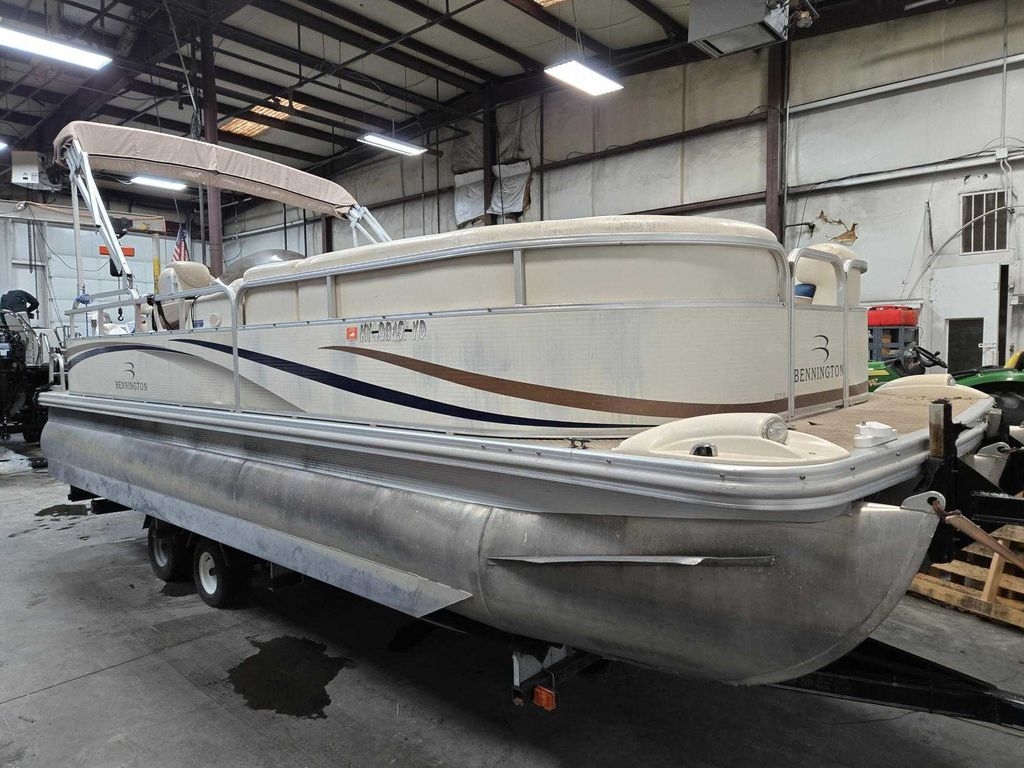 2003 Bennington 2275RL - Sold Boat