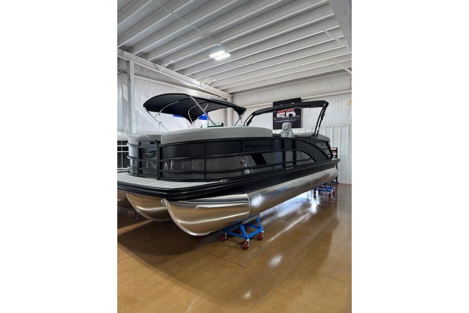 2025 Bennington 22M FASTBACK - Sold Boat