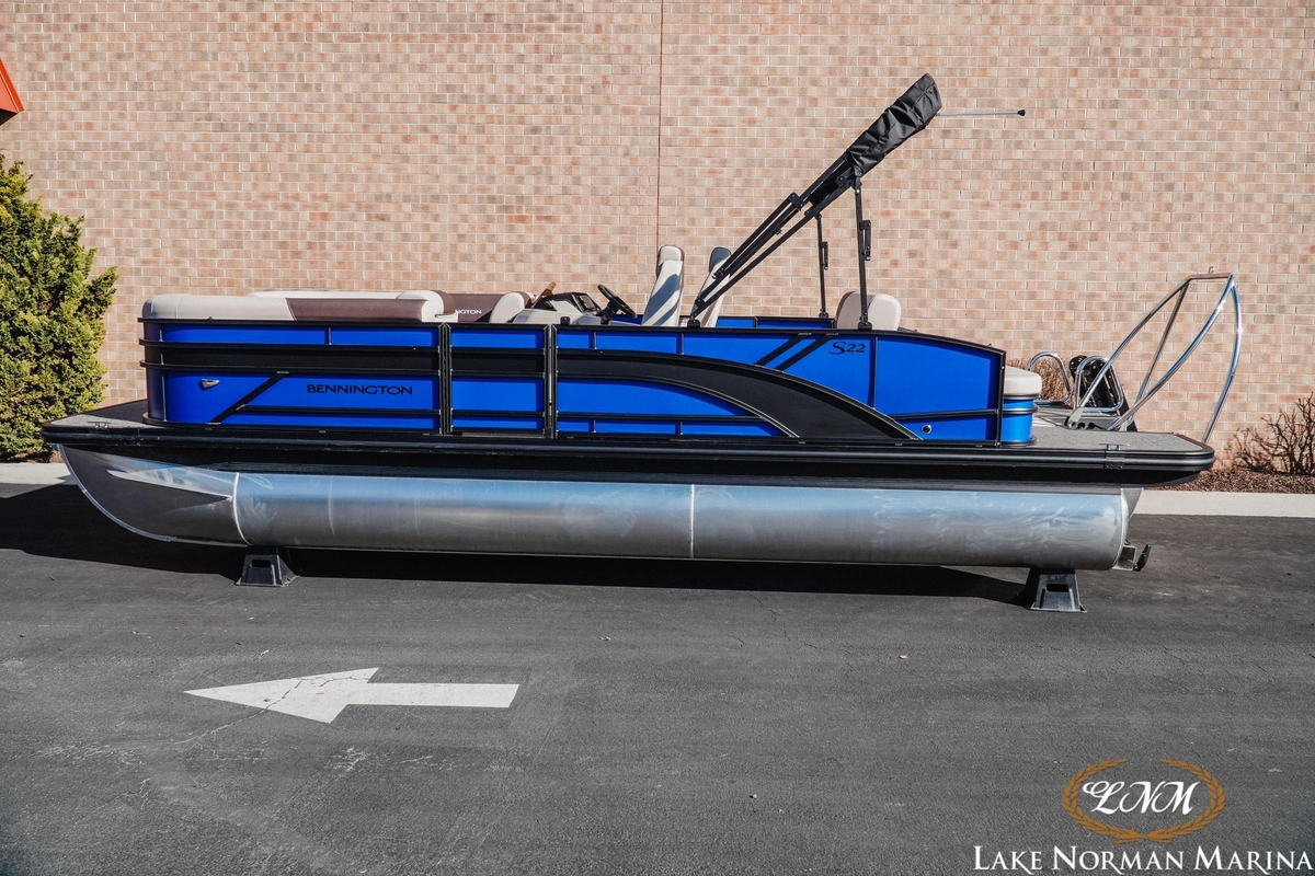 2025 Bennington 22SSB - Sold Boat