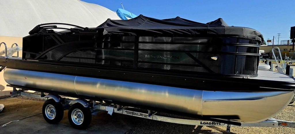 2026 Bennington 22SSBSE - Sold Boat
