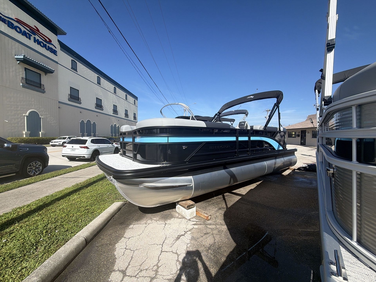 2027 Bennington 22SSR - Sold Boat