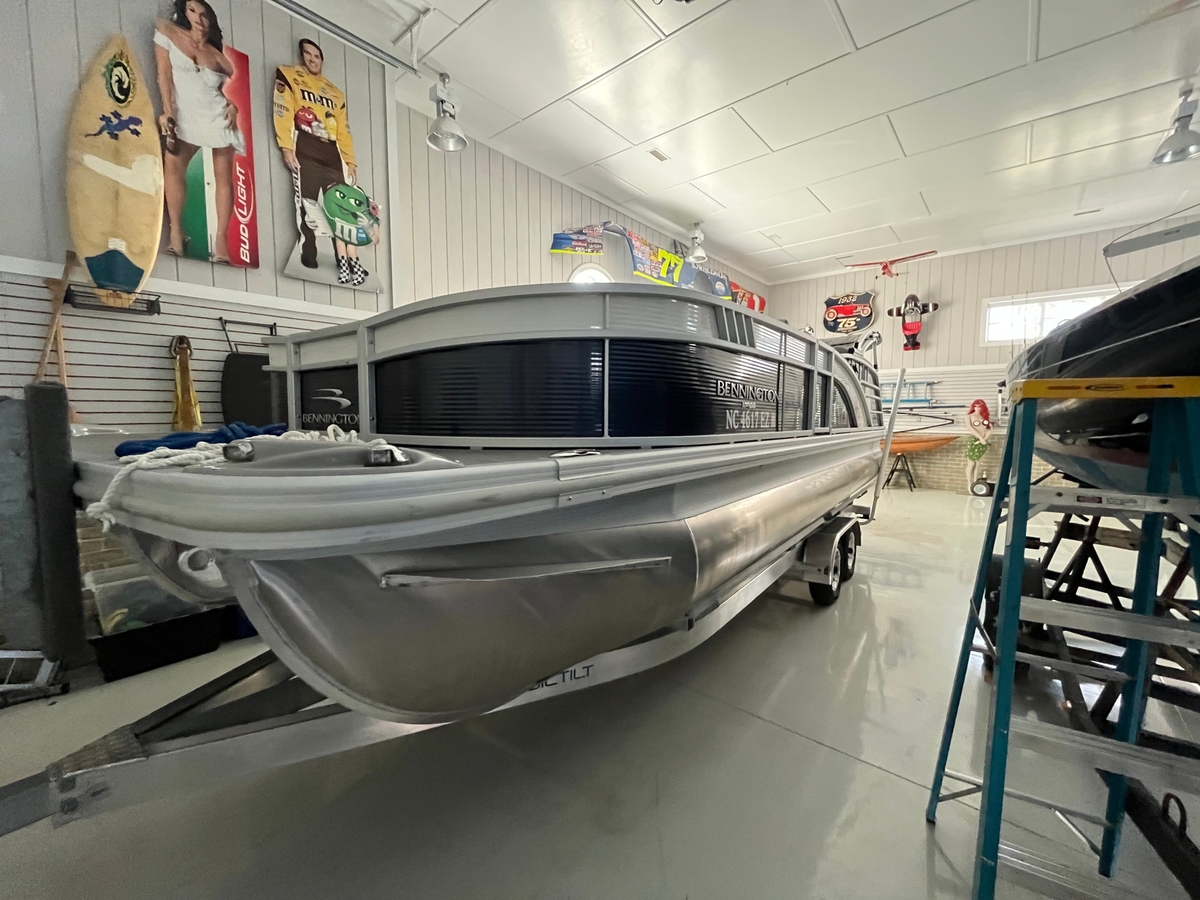 2023 Bennington 23 LTFB Bowrider Quad Bench - Sold Boat