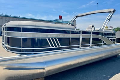 BOATZON | Bennington 23 LX STERN RADIUS 2023