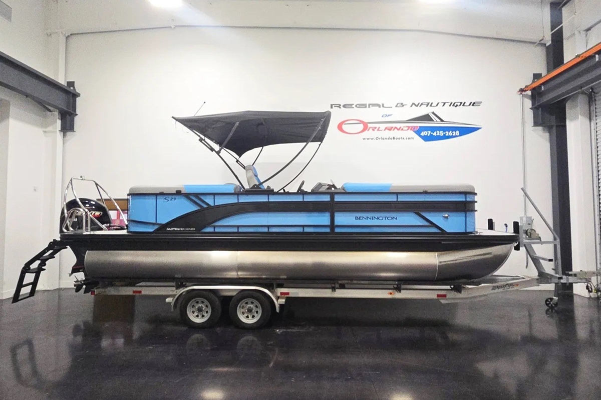 2026 Bennington 23 S STERN RADIUS - Sold Boat