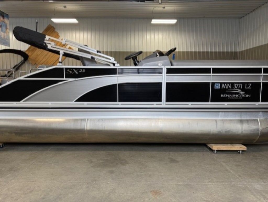 2020 Bennington 23 SSBXP Swing Back TriToon - Sold Boat