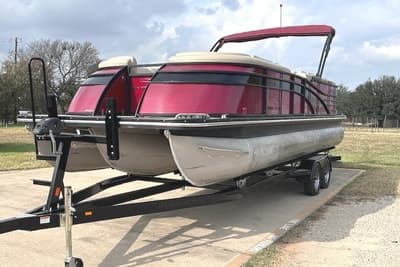 BOATZON | Bennington 2350 QCL 2015