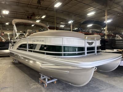 BOATZON | Bennington 23MFCS 32 LLP 2026