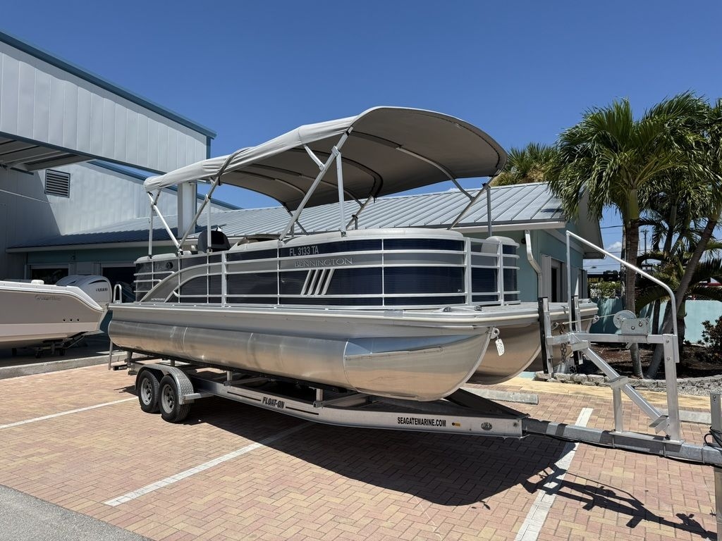 2021 Bennington 24 LPD - Sold Boat
