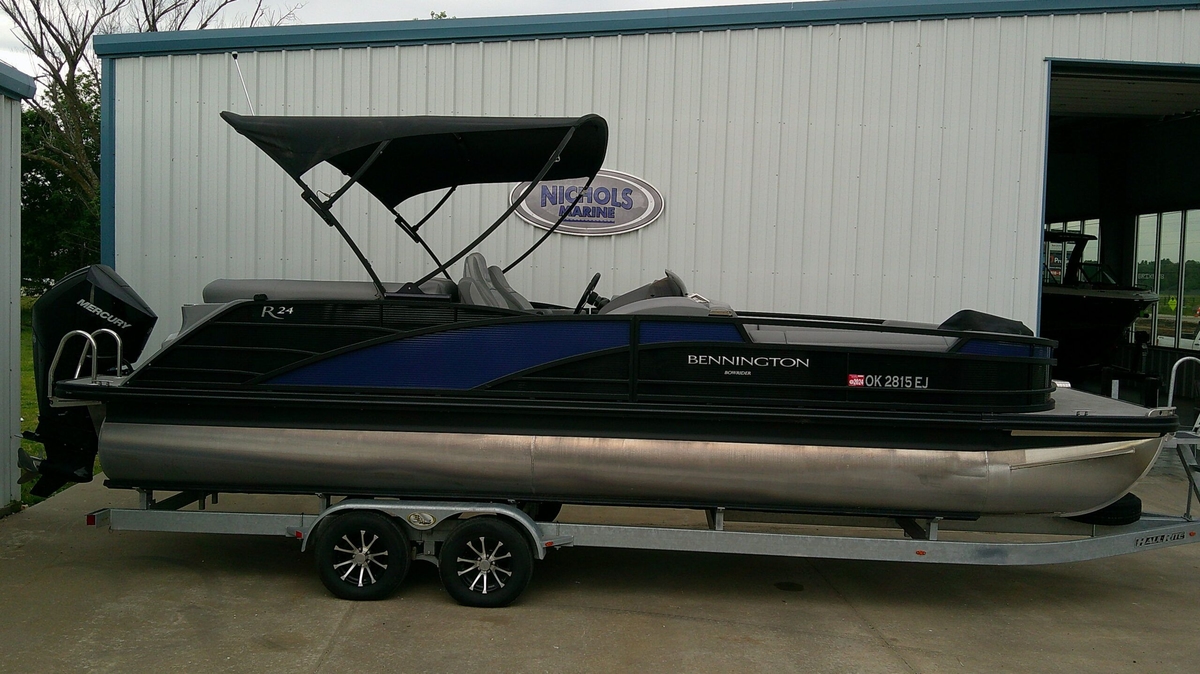2023 Bennington 24 RTFB - Sold Boat