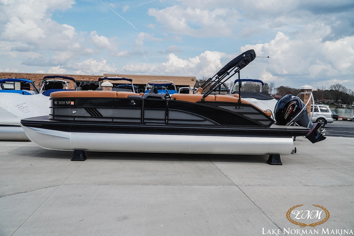 2025 Bennington 24MSB - Sold Boat