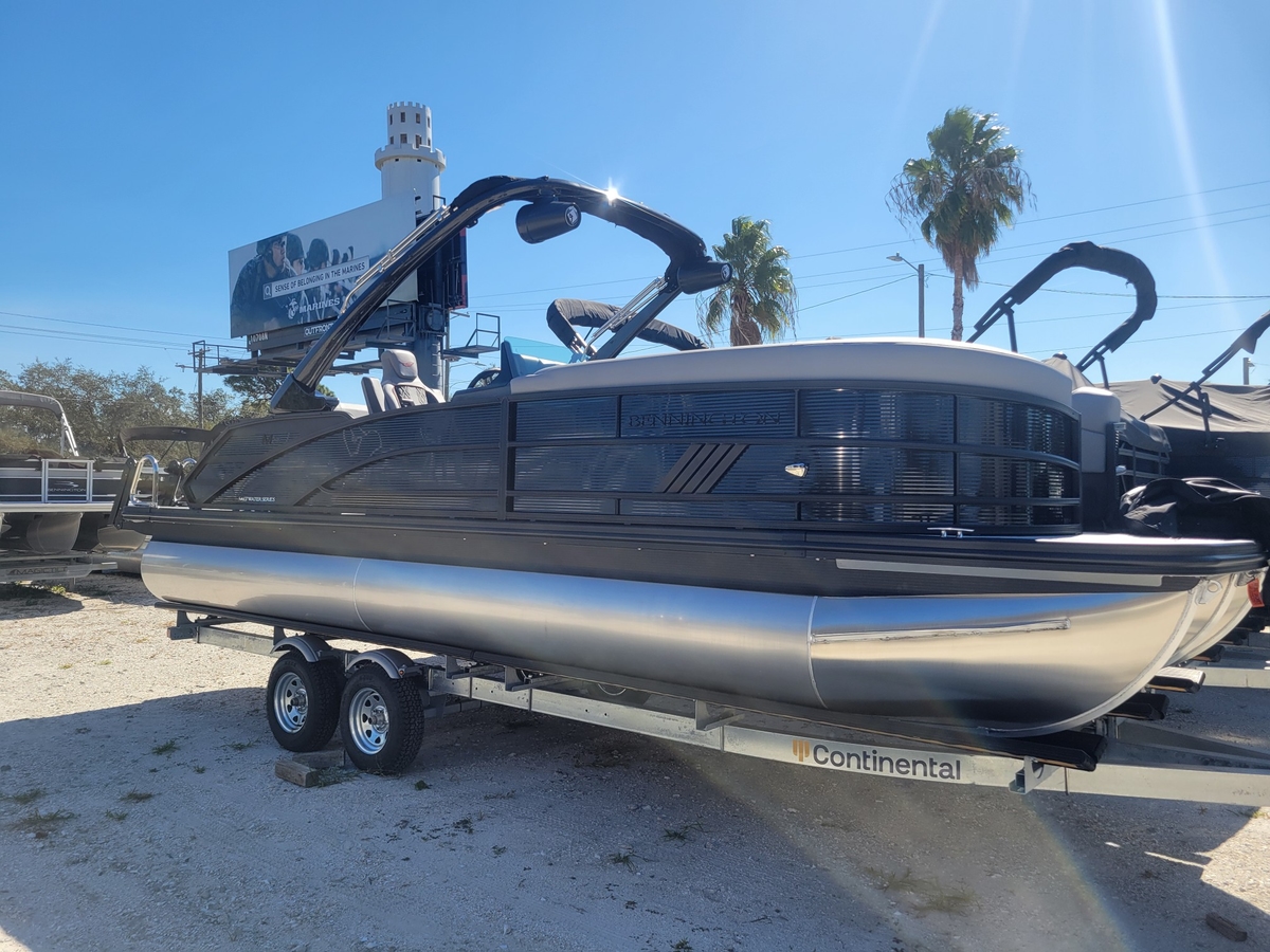 2026 Bennington Bennington 24MSB 2026 - Sold Boat