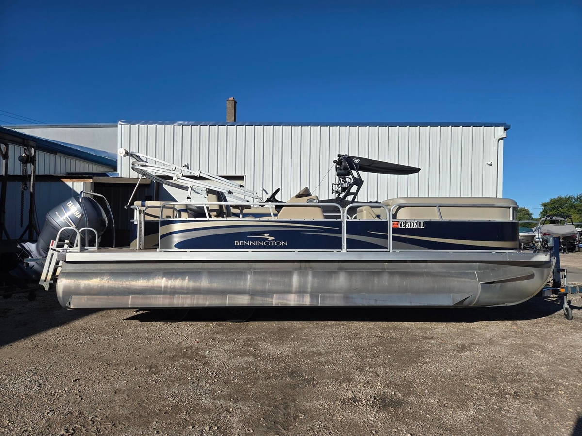 2011 Bennington 24SLi - Sold Boat