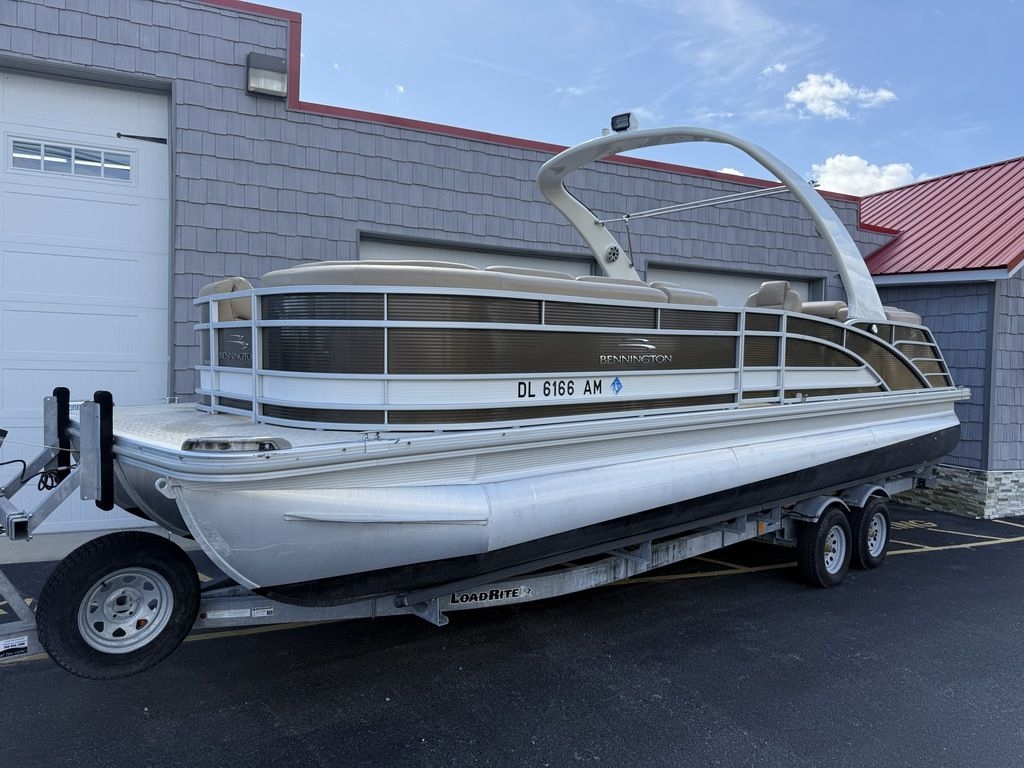 2016 Bennington 2550 RSF Arch Tri Toon Yamaha 300hp Motor - Sold Boat