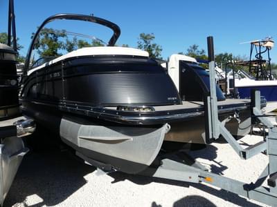 BOATZON | Bennington 2572 QCW Windscreen 2016