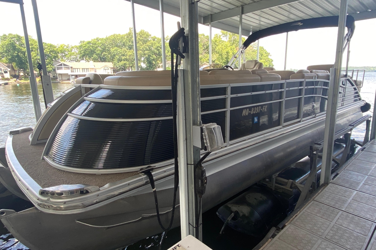 2012 Bennington 2575 QCW I/O - Sold Boat