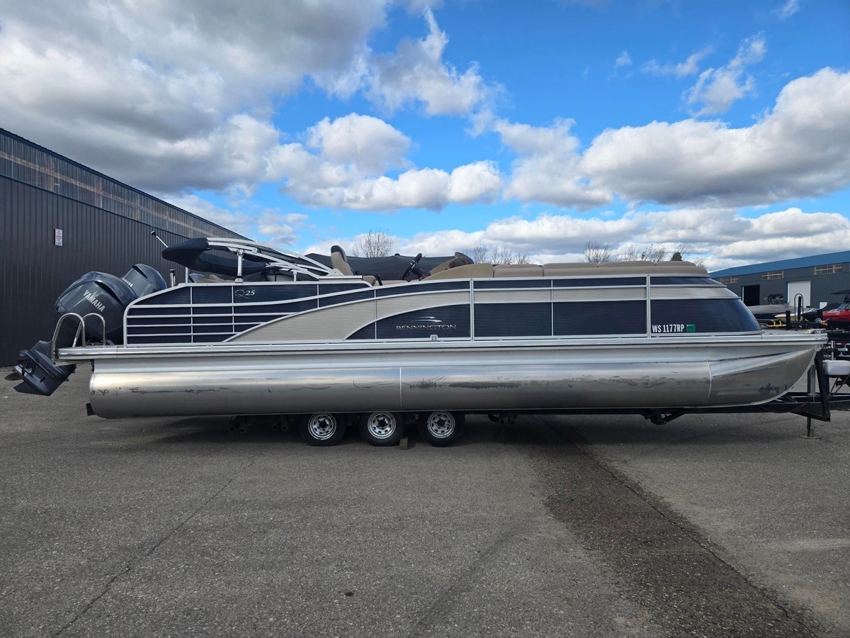 2018 Bennington 25QCL - Sold Boat