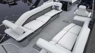 BOATZON | Bennington 26 M STERN LOUNGE 2026