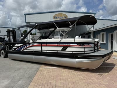 BOATZON | Bennington 26 MSB USA 250 Limited Edition 2027