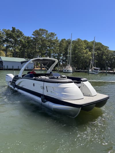 BOATZON | Bennington 27 QX Fast Back WS 85 Twin 2025