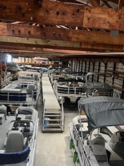 BOATZON | Bennington ABOUT OUR INDOOR SHOWROOM 2026 BOATZON | Bennington ABOUT OUR INDOOR SHOWROOM 2026